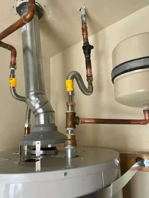 Water heater installation and plumbing repair in Leamersville